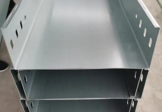 甘肃生产电缆桥架，哪些设备是关键？